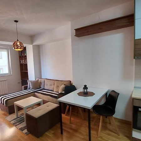 New Home In סקופיה מראה חיצוני תמונה